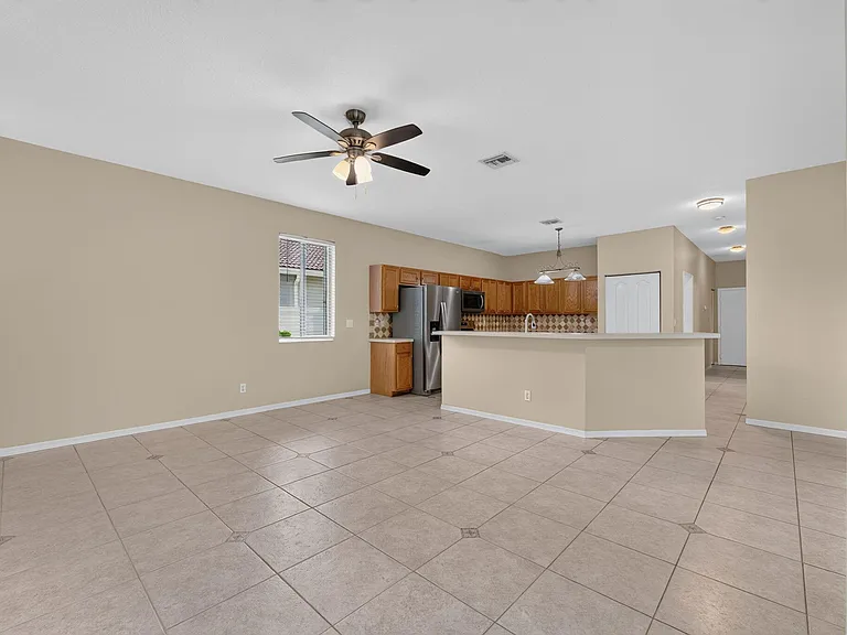6775 SW 195th Ave — Photo 11