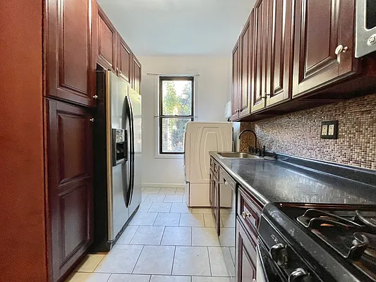 Rented by Astoria Realty | media 31
