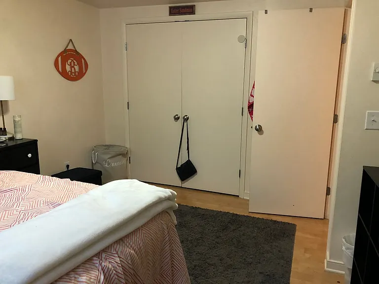 Renovated Apartment Close to VT — Photo 24