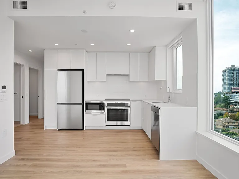 277 W 42nd Ave — Photo 26