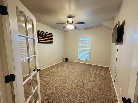 5th image of 465 Maple Dr