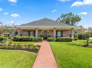 1304 W Dumbarton Dr, Lake Charles, LA 70605