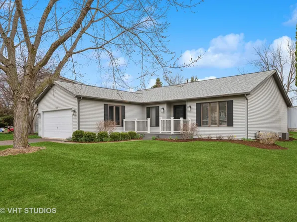 11724 Davey Dr, Huntley, IL 60142