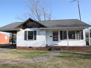 200 N Edinborough St, Red Springs, NC 28377