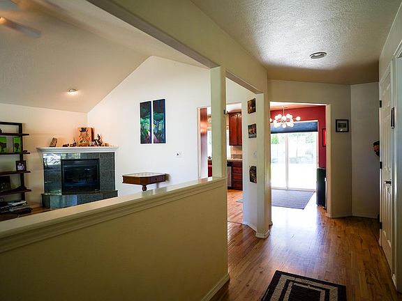 5th image of 313 Phoenix Hills Dr #10961419
