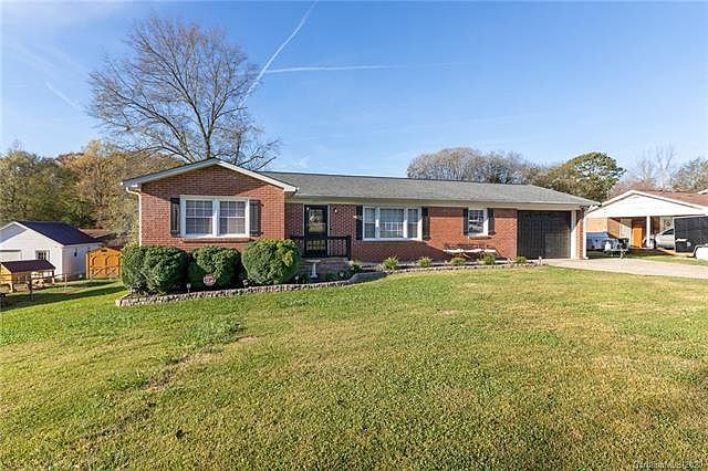 1st image of 317 Somerset Dr