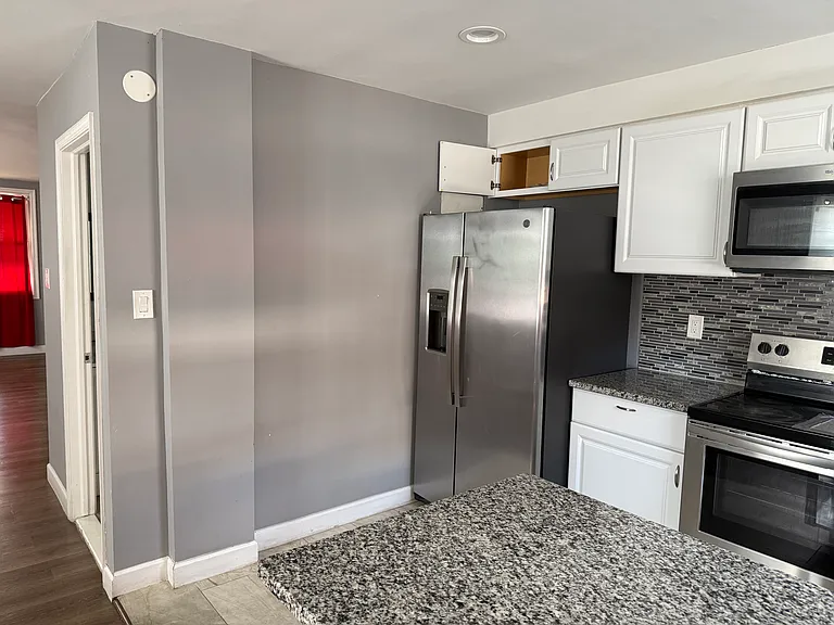 6301 Revere St — Photo 2