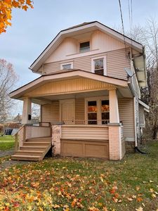 353 Black St, Akron, OH, 44306