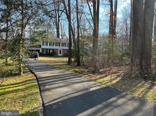 12323 Folkstone Dr, Herndon, VA 20171