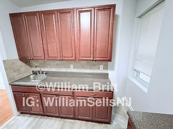 4th image of 146-150 Manhattan Ave #16