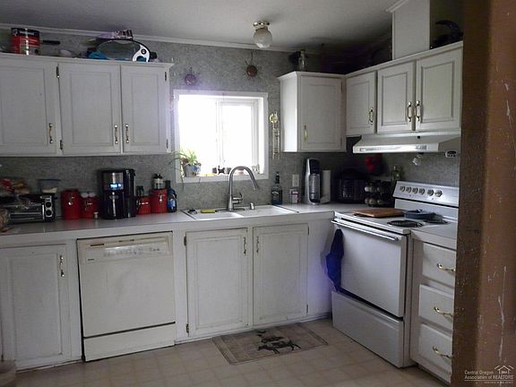 3rd image of 1201 NW Seehale Ave