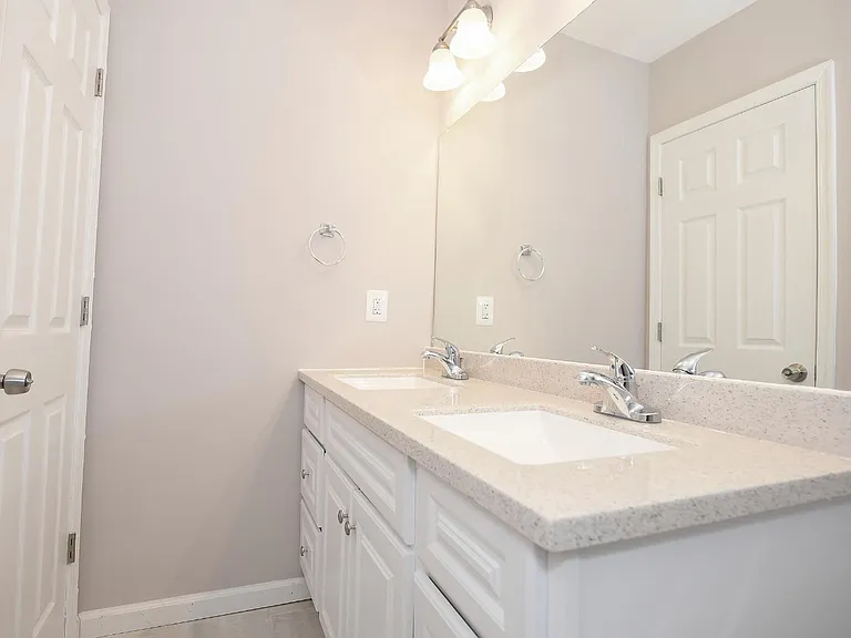 2200 Henneman Ave — Photo 9