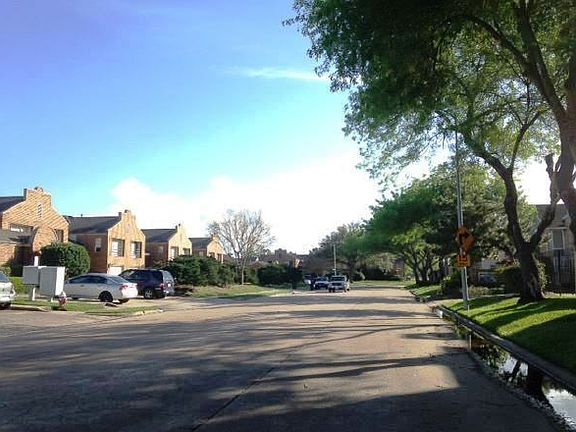 2nd image of 2323 Fairwind Dr APT 214