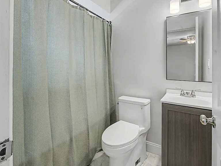 333 N Ellis St #H — Photo 3