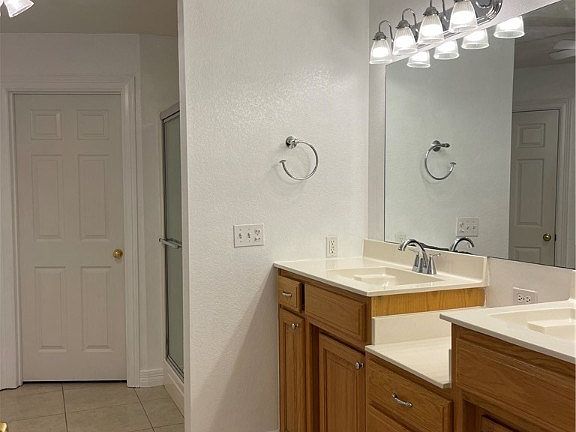 2nd image of 2 Itetbury Ln