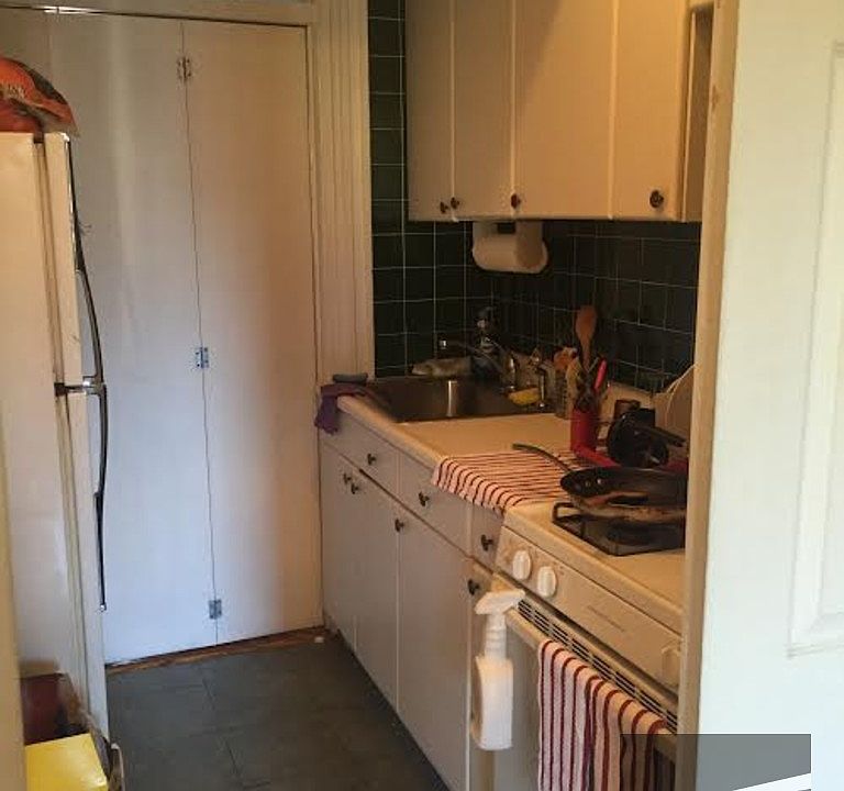 1st image of 30 Saint Johns Pl #3
