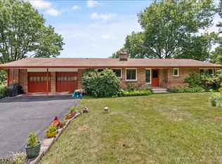 6 Primrose Ln, Washington, NJ 07882