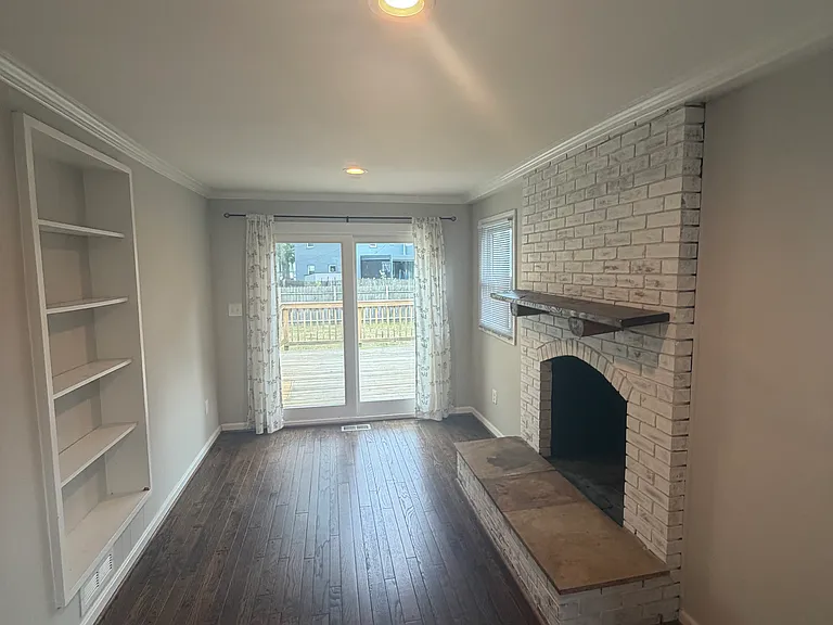 4758 Arlington Blvd — Photo 10
