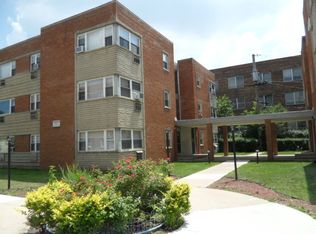 2405 W Balmoral Ave APT 2E, Chicago, IL 60625