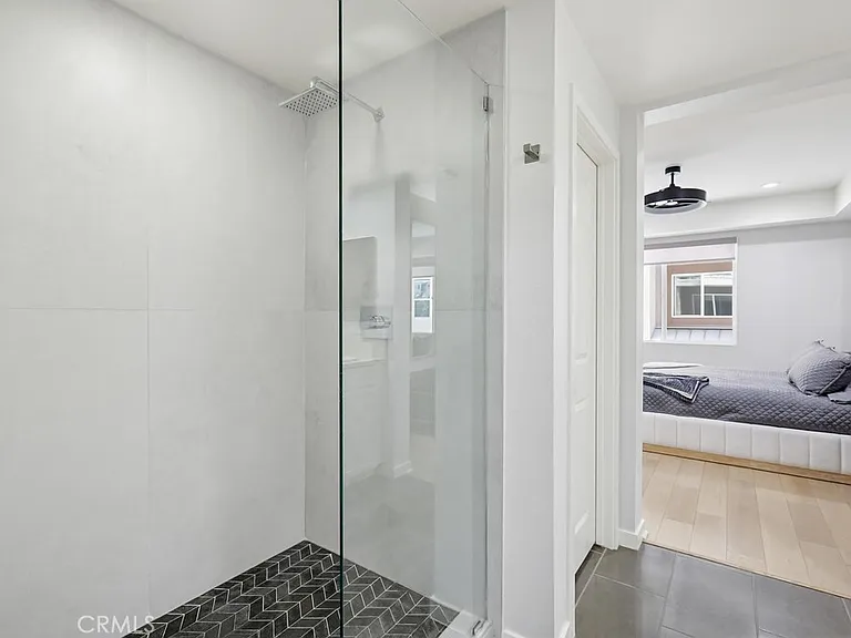 503 Rockefeller — Photo 35