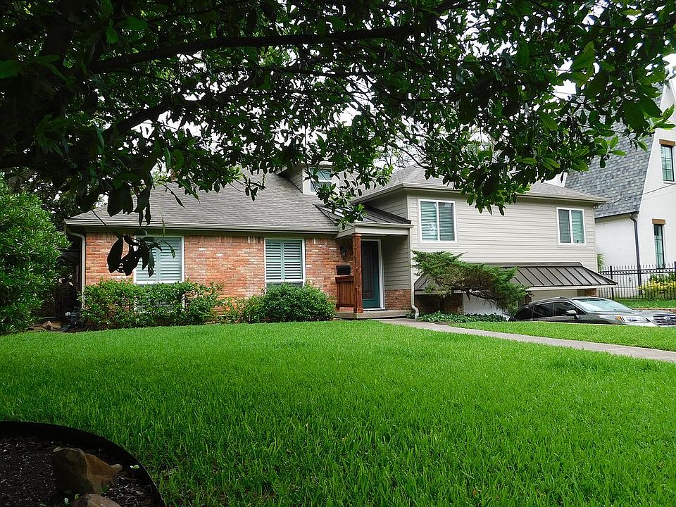 Lake Home on Quiet Street