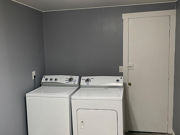 Laundry room / butler's pantry.
