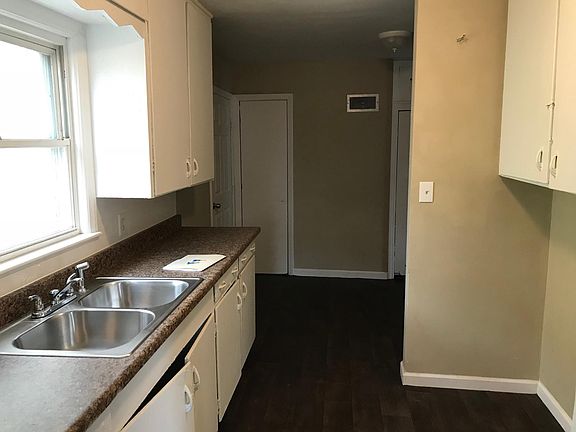 4th image of 4230 Forest Ave