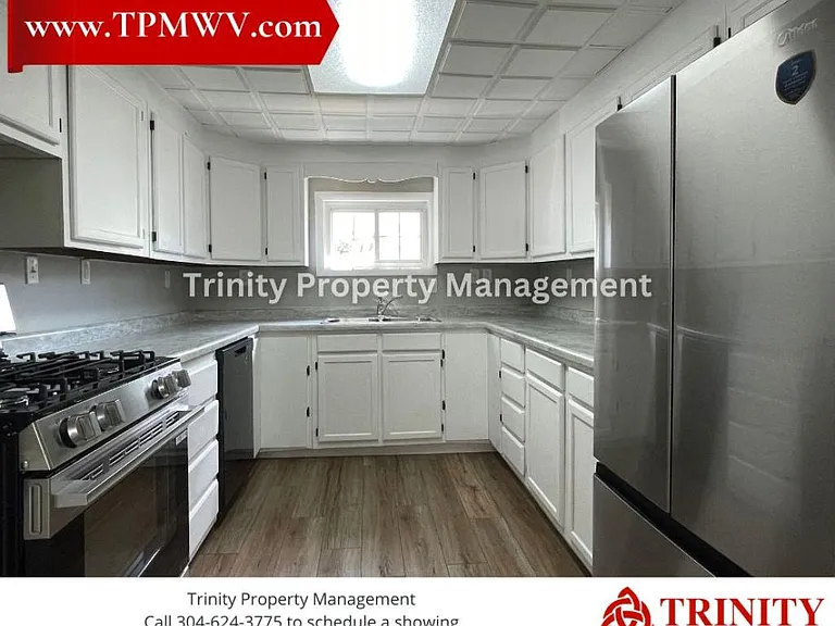 27 Hathaway Dr — Photo 1