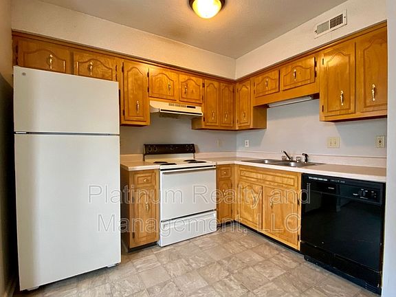 5th image of 3279-08 Tower Dr Unit 8