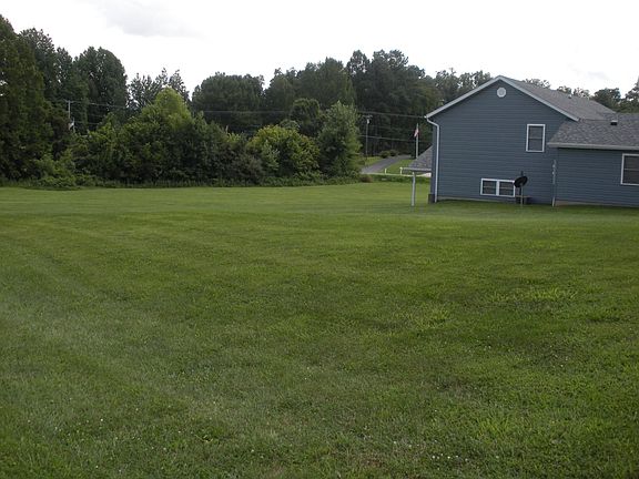 2nd image of 903 Finney Dr