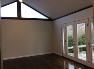 2075 E Main St, Cortlandt Manor, NY 10567