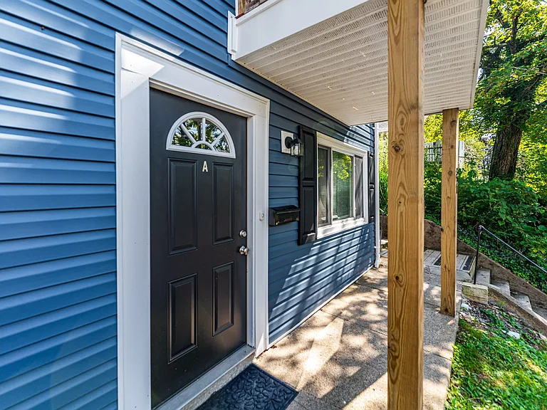 321 Waitman St #A — Photo 4