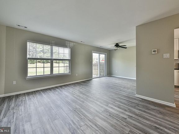 5th image of 35 Nutmeg Pl