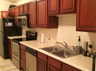 8901 Hunters Creek Dr, Indianapolis, IN 46227