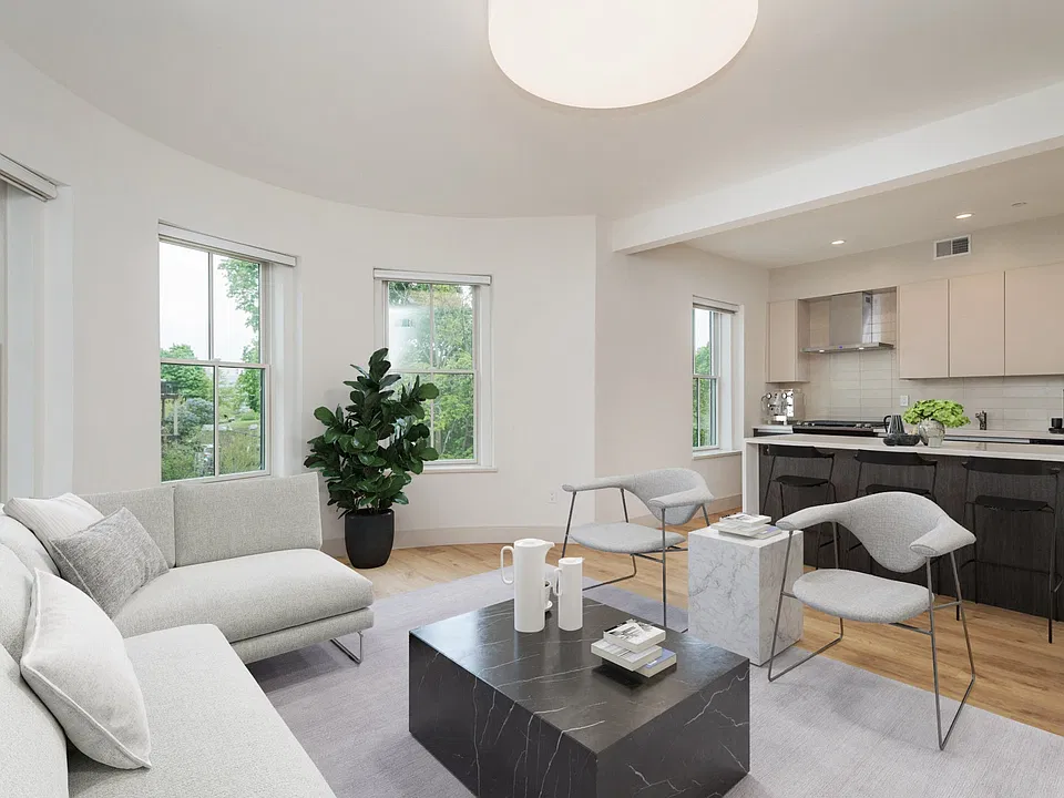 178 Saint Alphonsus St #2