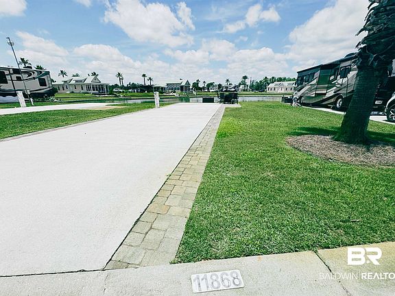 5th image of 11868 Gateway Dr