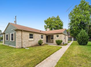 2240 Fairmont St, Manitowoc, WI 54220