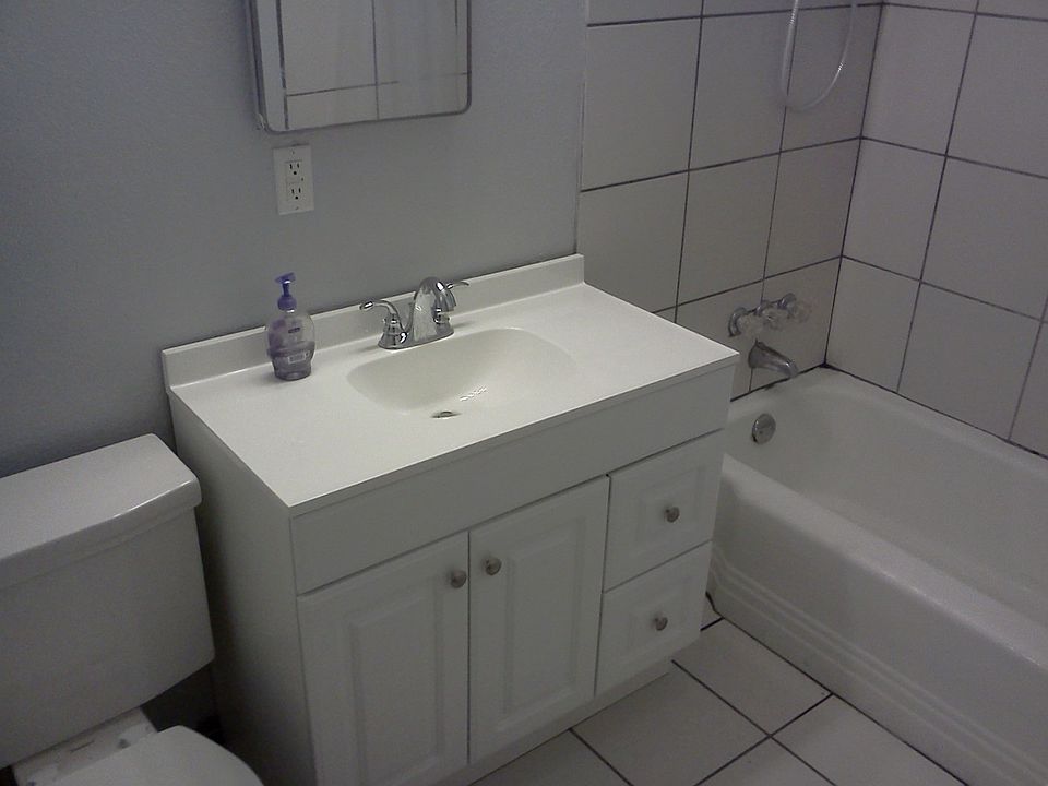 1st image of 9517 Lindsey Dr