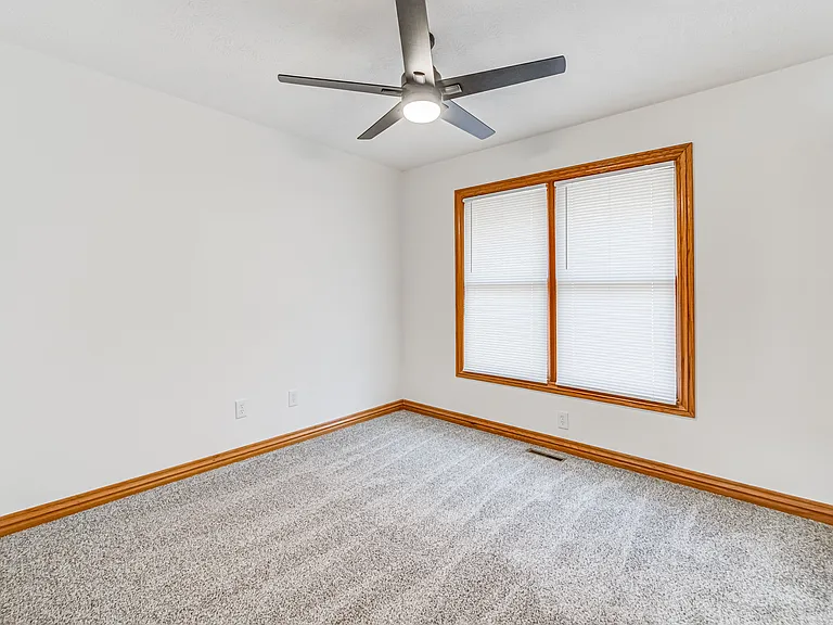 2467 S York Ave — Photo 12
