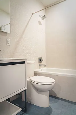 Rented by Venn NY Inc | media 14