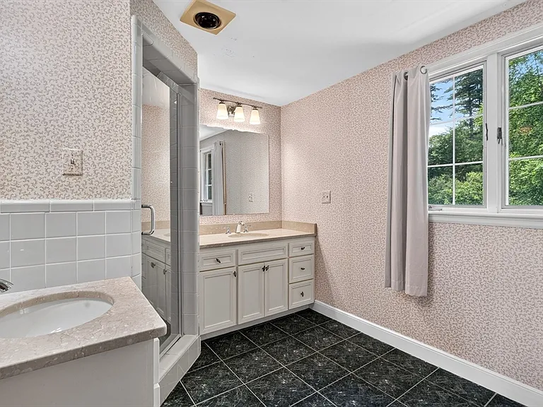 131 Montvale Rd — Photo 26