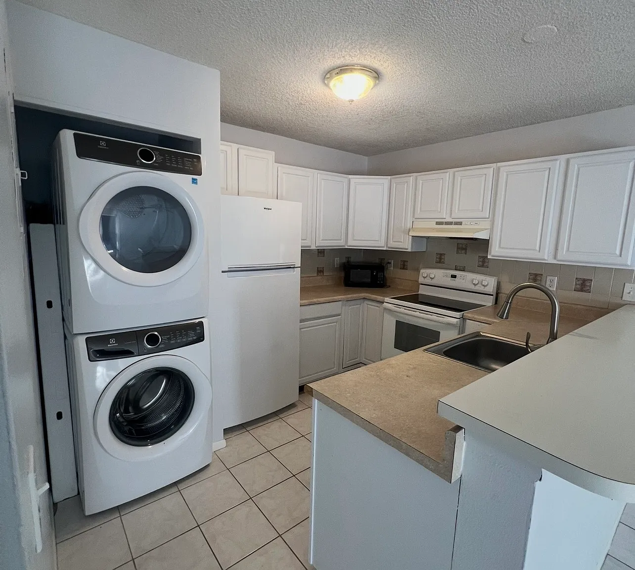 2 bed, 793 sqft, $1,650 — Photo 4