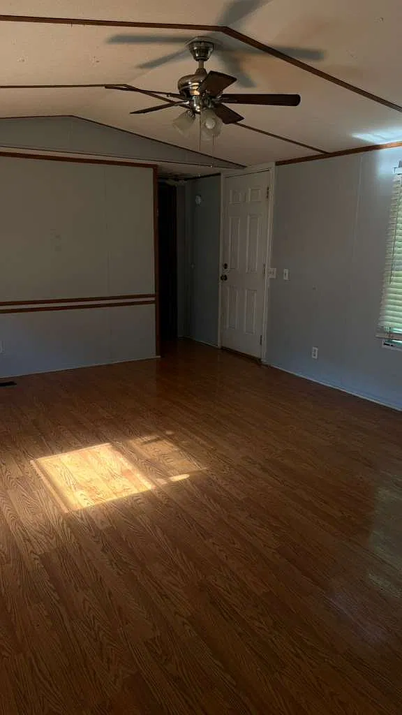 3 bed, $970 — Photo 3