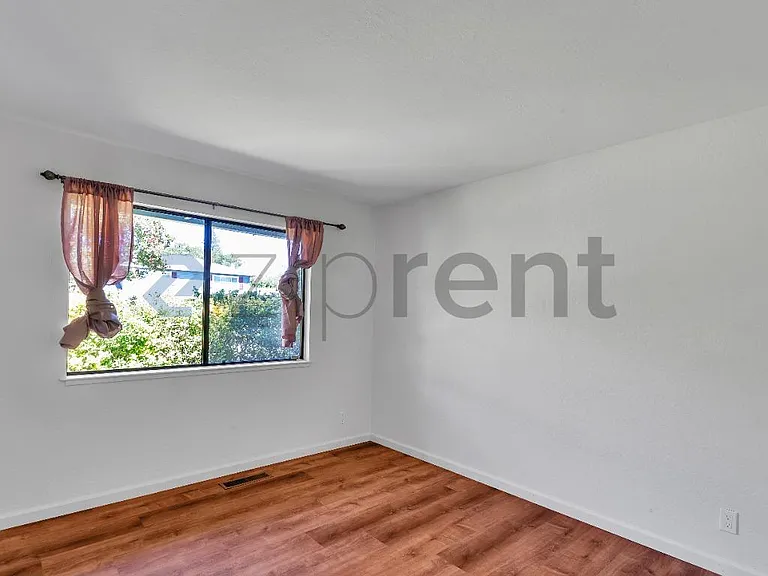 617 Hove Ct — Photo 31