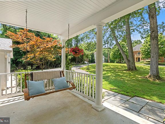 4th image of 2627 Five Oaks Rd
