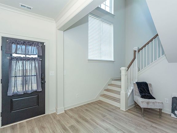 4th image of 4112 Olivia Rd