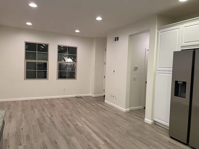 563 S Casita St — Photo 10