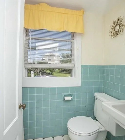63 Glades Rd — Photo 12