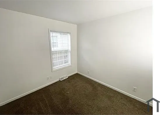 2916 Stuart St — Photo 6