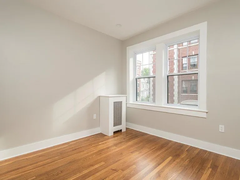 16 Forest St — Photo 7